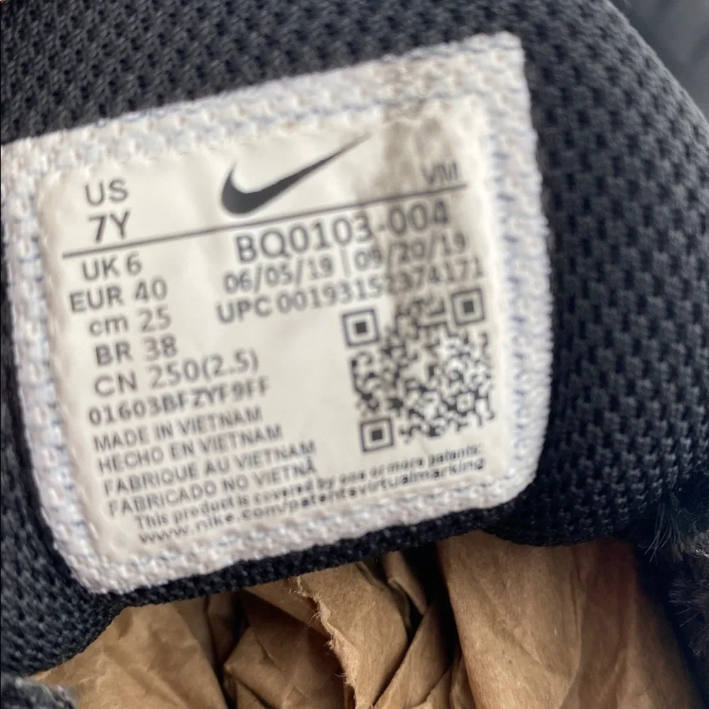 Nike comfortable sneakers
